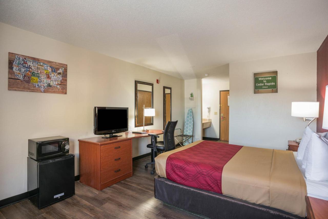 Econo Lodge Cedar Rapids Exterior photo