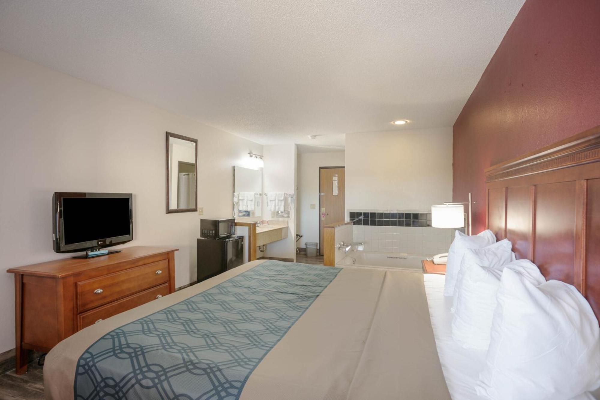 Econo Lodge Cedar Rapids Room photo