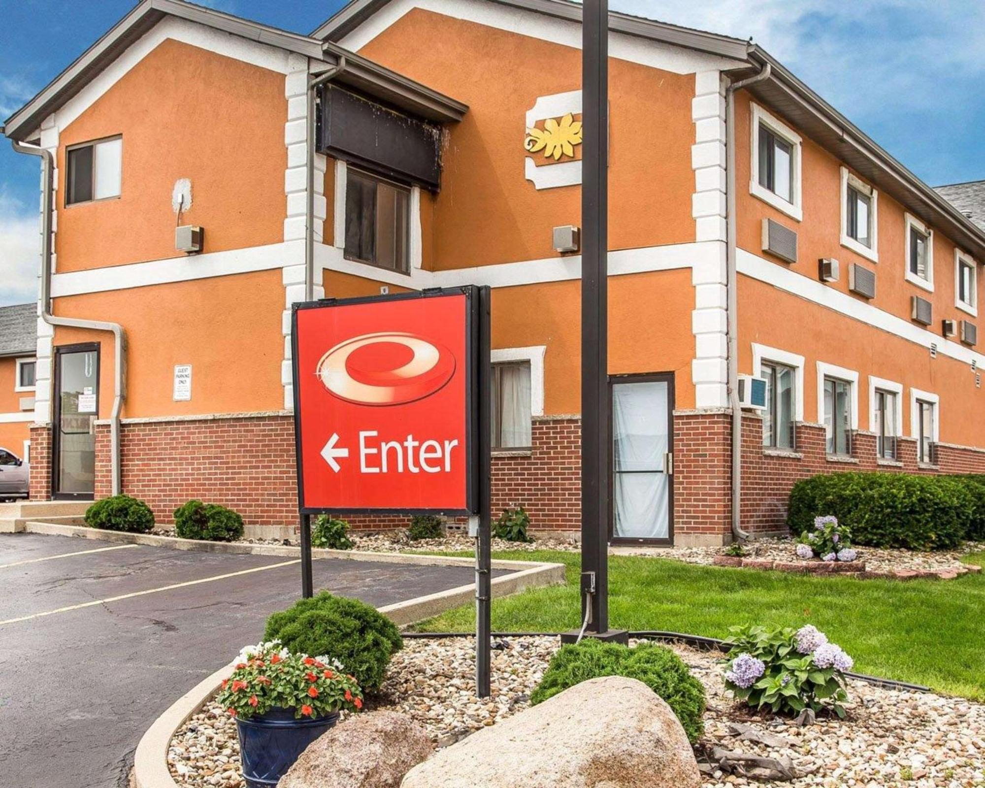 Econo Lodge Cedar Rapids Exterior photo