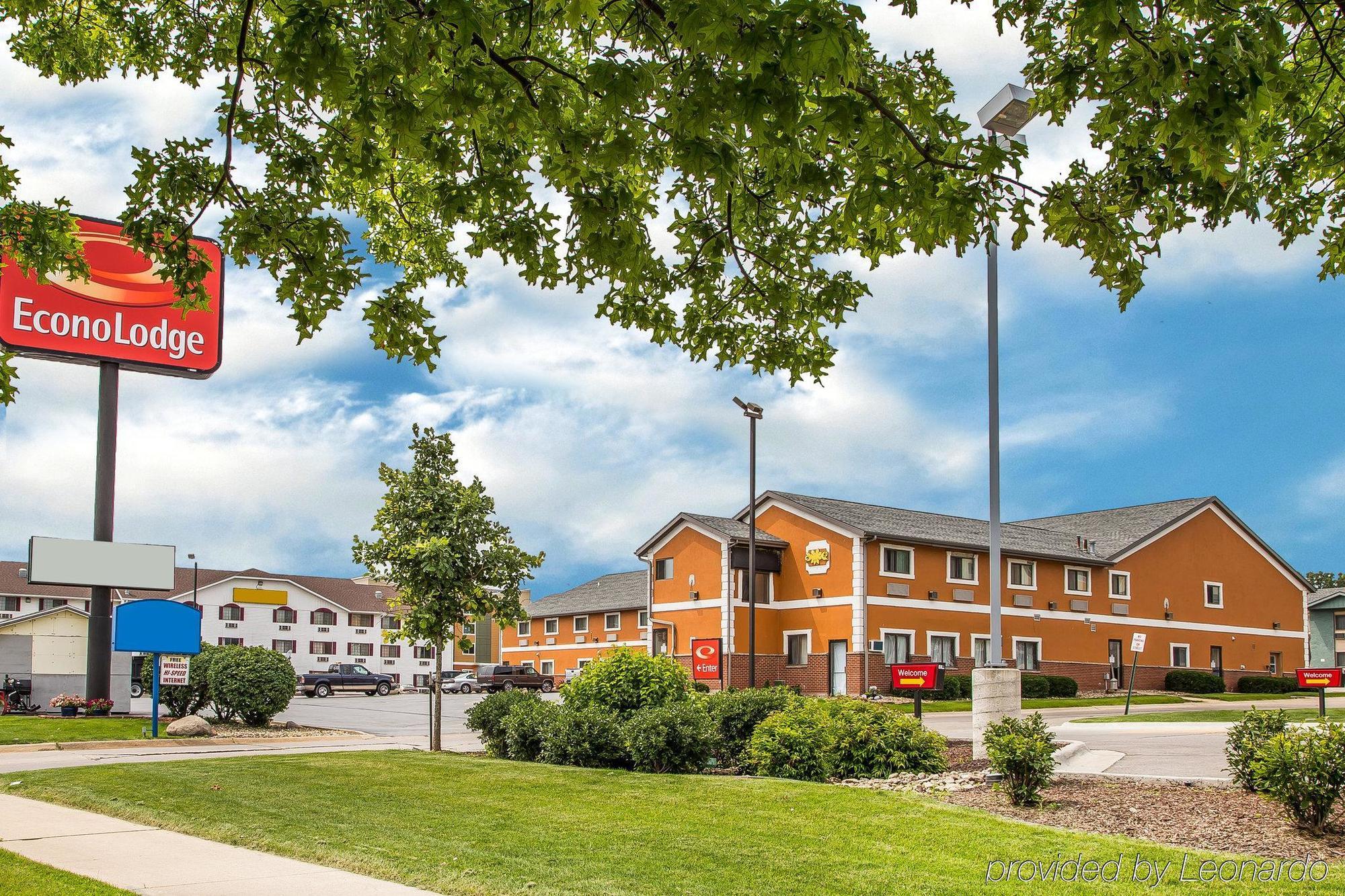 Econo Lodge Cedar Rapids Exterior photo