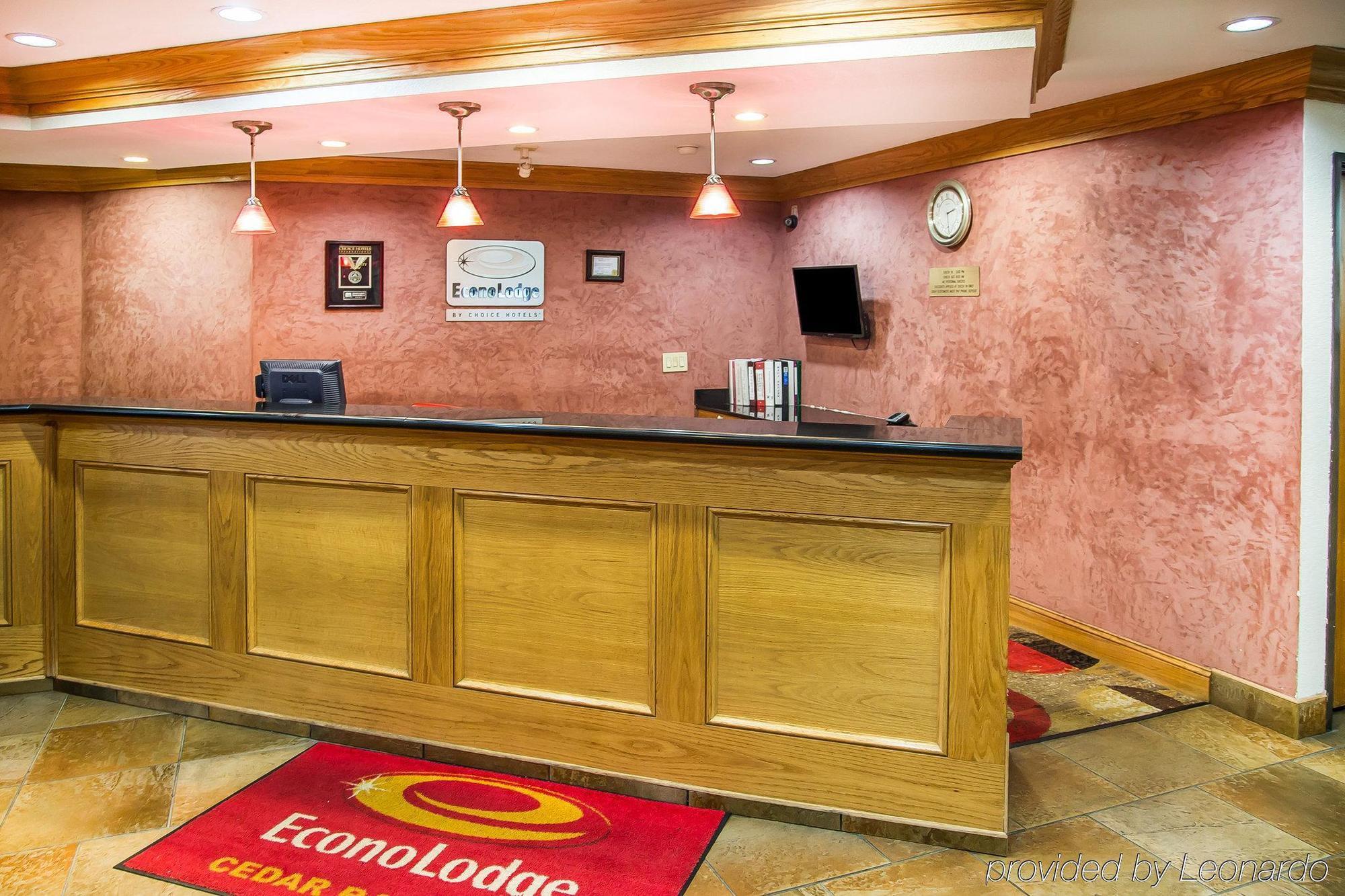 Econo Lodge Cedar Rapids Exterior photo
