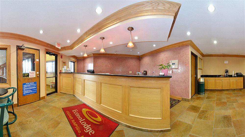 Econo Lodge Cedar Rapids Exterior photo